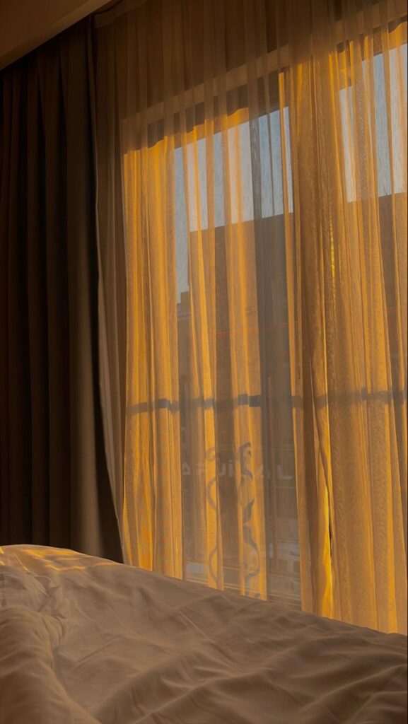 Membiarkan Sinar Matahari Menghidupkan Setiap Sudut Rumah